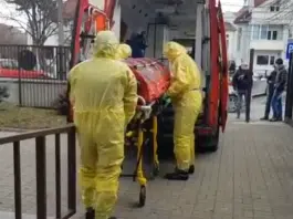 O tanara si bebelusul de 7 luni, suspecti de coronavirus. Alerta la Alba Iulia | Demamici.ro