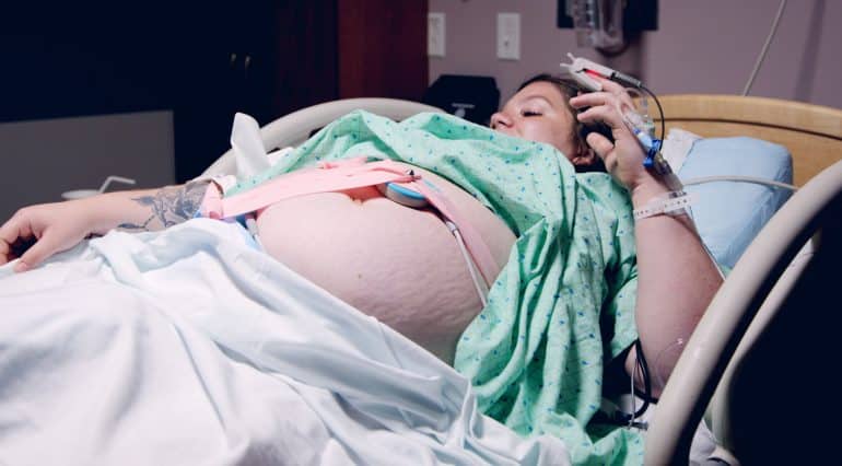 Patru gravide diagnosticate cu COVID-19 au nascut bebelusi sanatosi | Demamici.ro