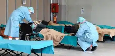Marturia impresionanta a unui medic italian: „Vezi pacienti care mor singuri si te roaga sa-i ajuti sa-si ia la revedere de la cei dragi!” | Demamici.ro
