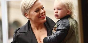 Pink și băiețelul ei s-au vindecat de COVID-19 | Demamici.ro