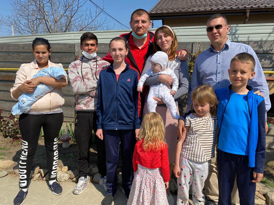 Sergiu, "taticul calaret", si familia s-au mutat in casa noua! Morosanu s-a tinut de cuvant | Demamici.ro