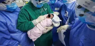 O asistenta insarcinata a murit de COVID-19. Doctorii au reusit sa-i salveze bebelusul | Demamici.ro