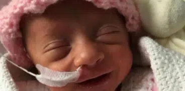 Zambetul sperantei. Fetita nascuta prematur a invins coronavirusul | Demamici.ro