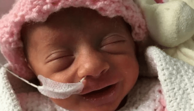 Zambetul sperantei. Fetita nascuta prematur a invins coronavirusul | Demamici.ro