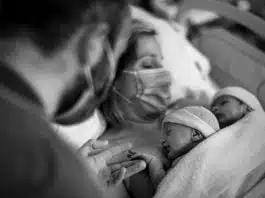 Primii gemeni nascuti dintr-o mama infectata cu COVID-19. Imagini de la maternitatea din Spania | Demamici.ro