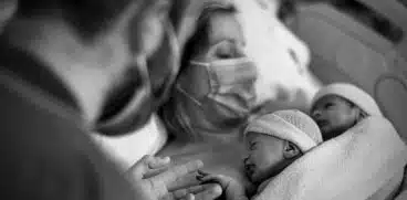 Primii gemeni nascuti dintr-o mama infectata cu COVID-19. Imagini de la maternitatea din Spania | Demamici.ro