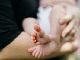 Un bebelus de cateva saptamani a murit dupa ce a fost depistat pozitiv cu noul coronavirus | Demamici.ro