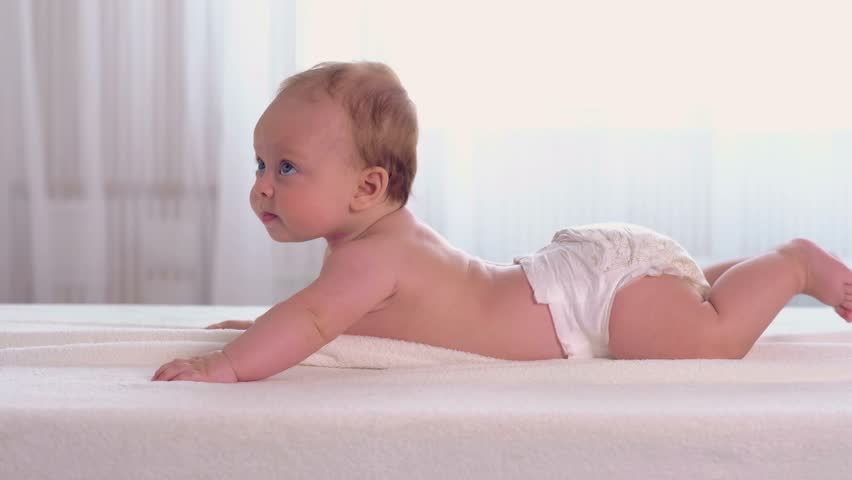 De ce e important să așezăm bebelușul pe burtică | Demamici.ro
