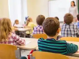 Elevii din clasa a V-a primesc burse de merit! Ce condiții trebuie să îndeplinească | Demamici.ro