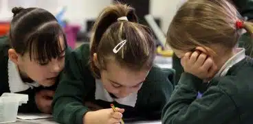 Strategia britanicilor pentru revenirea elevilor în școli de la 1 iunie. Unul din 5 copii se va întoarce în clasă | Demamici.ro