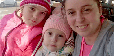 O mamă își duce crucea cu zâmbetul pe buze: „Nu renunț la copilele mele, oricât de greu mi-ar fi“ | Demamici.ro