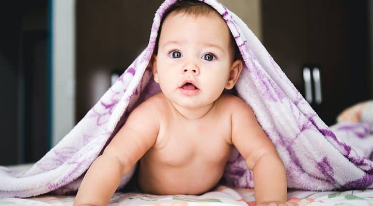 De ce e important să așezăm bebelușul pe burtică | Demamici.ro