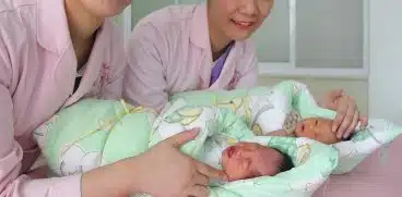 Lulu și Nana, primele fetițe gemene modificate genetic. Cercetătorul chinez le-a editat genetic pentru a le feri de boli | Demamici.ro