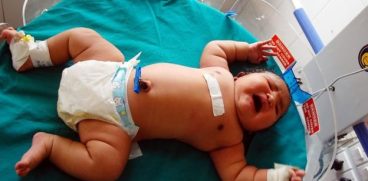 O tânără de 19 ani a născut cea mai „grăsuță” bebelușă din țară. Cât a cântărit fetița la naștere VIDEO | Demamici.ro