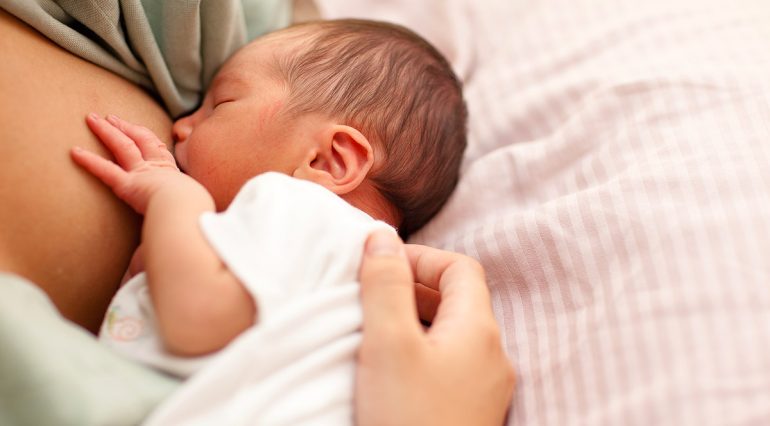 Alaptarea: 3 din 5 nou-nascuti nu sunt alaptati in prima ora de viata | Demamici.ro