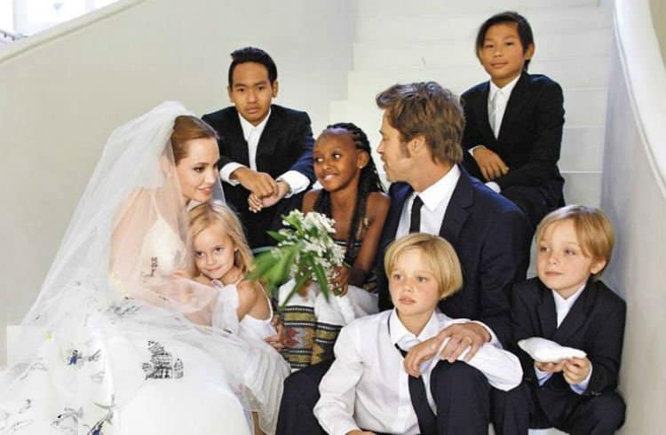 Angelina Jolie, mamă cu 6 copii: "Încerc mereu să fiu calmă în fața copiilor, iar ei să nu-mi simtă fricile"