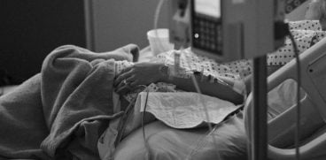 Caz dureros la Maternitatea Giulești. O mamă de 35 de ani, în comă de o lună, după ce a născut al treilea copil | Demamici.ro