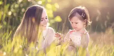 Naturalețe și bucurie, într-o ședință foto outdoor. Frumusețea emoțiilor surprinsă impecabil de Little Sunshine Studio | Demamici.ro