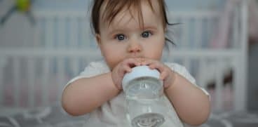 Hidratarea bebelușului. Câtă apă ar trebui să bea copilul meu? | Demamici.ro