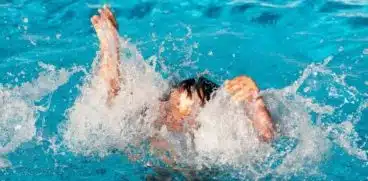 Doi frați, în vârstă de 1 si 3 ani, s-au înecat după ce au căzut în piscina familiei | Demamici.ro