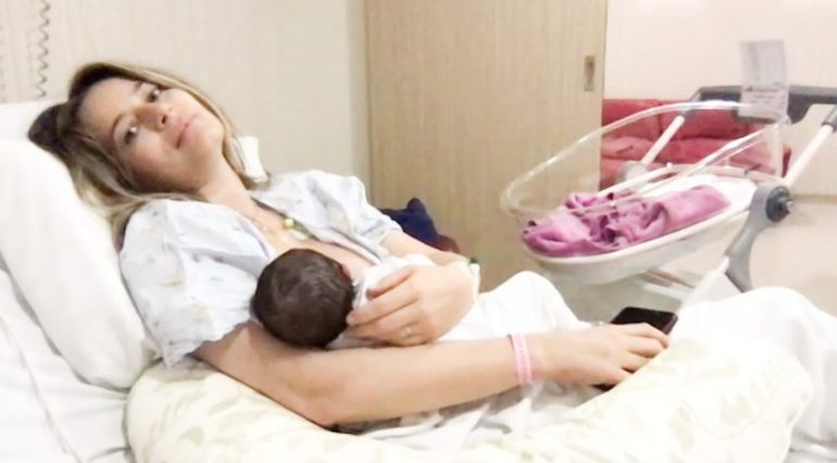 Laura Cosoi despre a doua naștere naturală: „Travaliul a fost mai greu, dar nașterea în sine mai ușoară!” | Demamici.ro