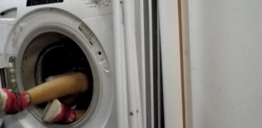 Băiețel de 7 ani, găsit mort în cuva mașinii de spălat. Joacă între copii cu sfârșit tragic la Tulcea | Demamici.ro