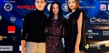 Andreea Marin, alături de fiica ei, Violeta, și băiatul cel mare al lui Ștefan Bănică Jr. Cei doi frați adolescenți, așa cum rar sunt văzuți | Demamici.ro