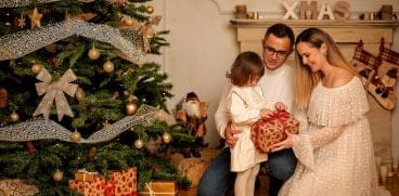 Primul Crăciun… în 4! Minunea din viața noastră, într-o ședință foto realizată de Gabriel Radu Visual Storyteller | Demamici.ro