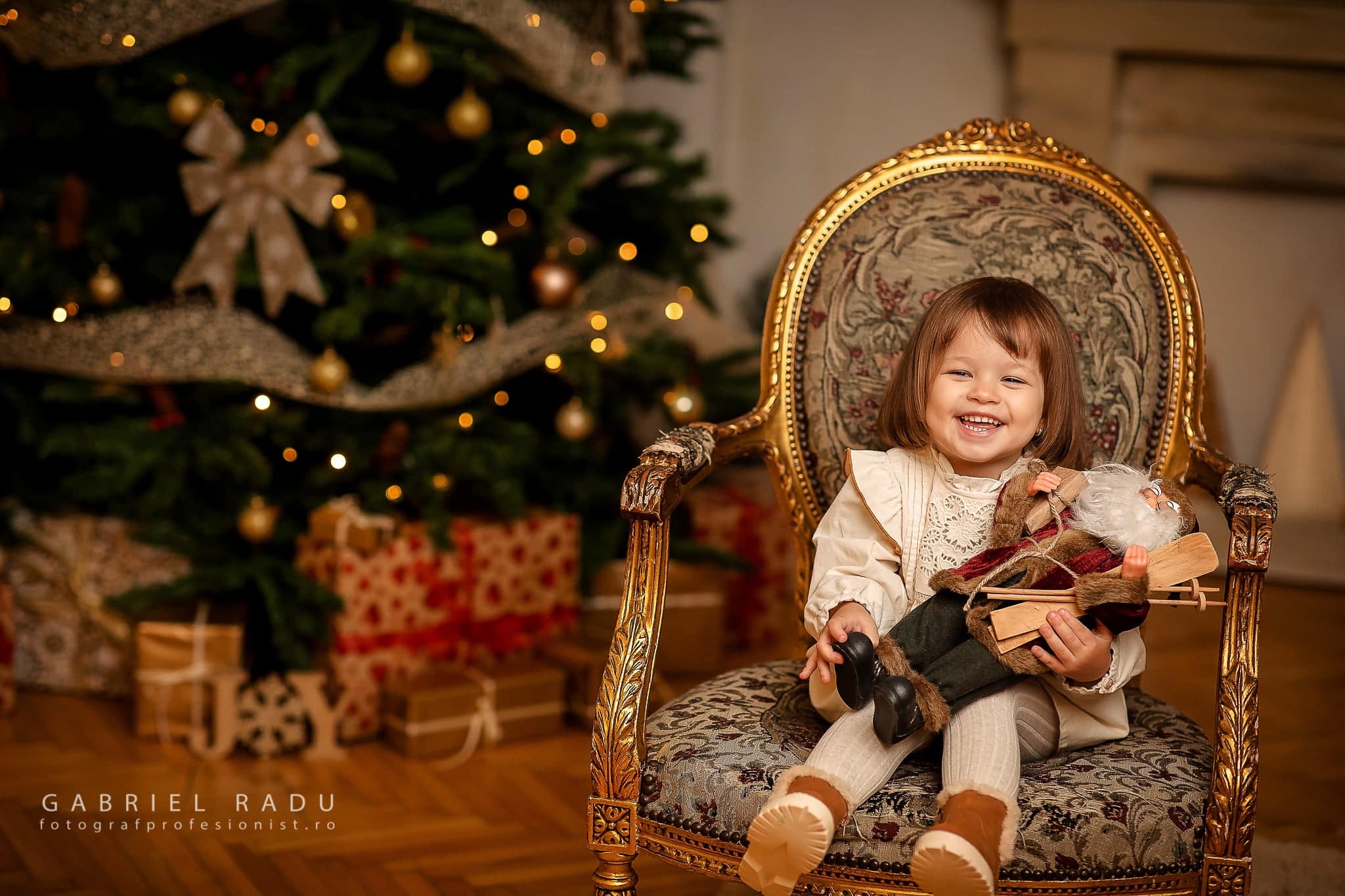 Primul Crăciun... în 4! Minunea din viața noastră, într-o ședință foto realizată de Gabriel Radu Visual Storyteller | Demamici.ro