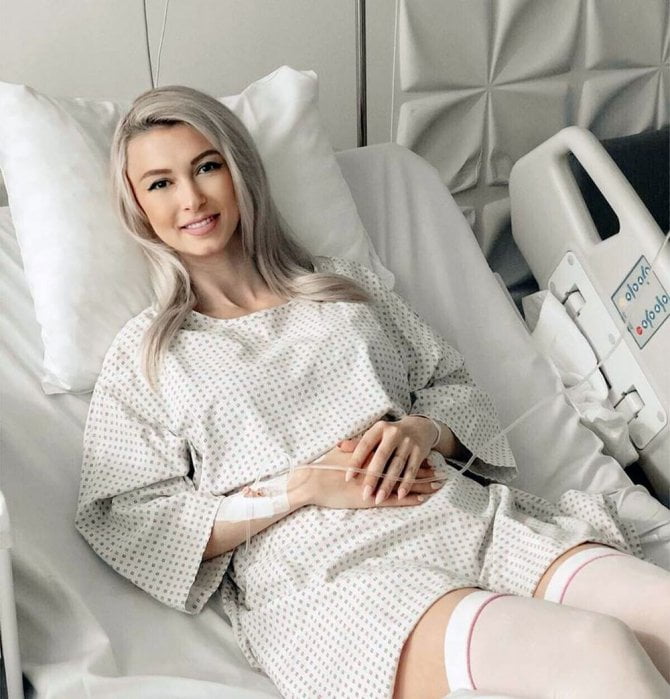 Andreea Bălan, din nou pe masa de operație. Artista nu a mai făcut față durerilor și s-a dus singură la spital