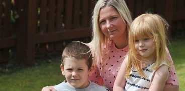 Mamă, diagnosticată cu cancer terminal, a încălcat carantina și a plecat în ultima vacanță cu copiii. Premierul i-a dat voie | Demamici.ro