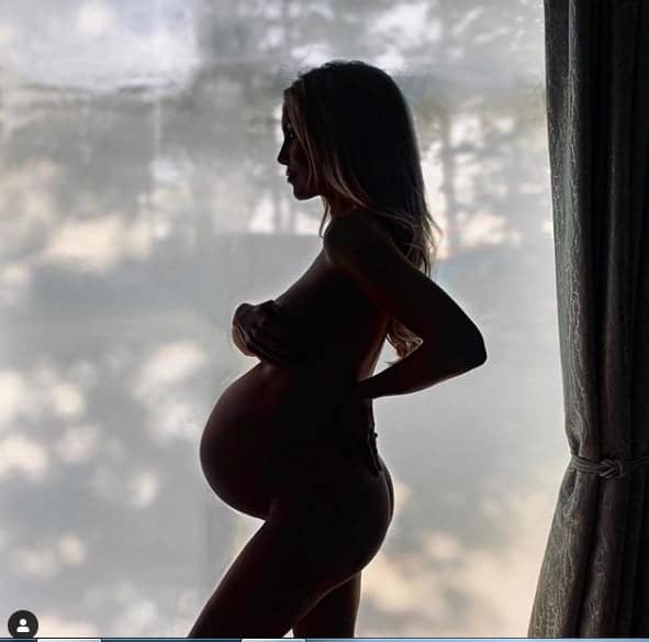 Drama unei Miss World. A pierdut 14 sarcini, iar după ce a apelat la o mamă surogat a rămas însărcinată cu gemeni: "Acești copii sunt un miracol"