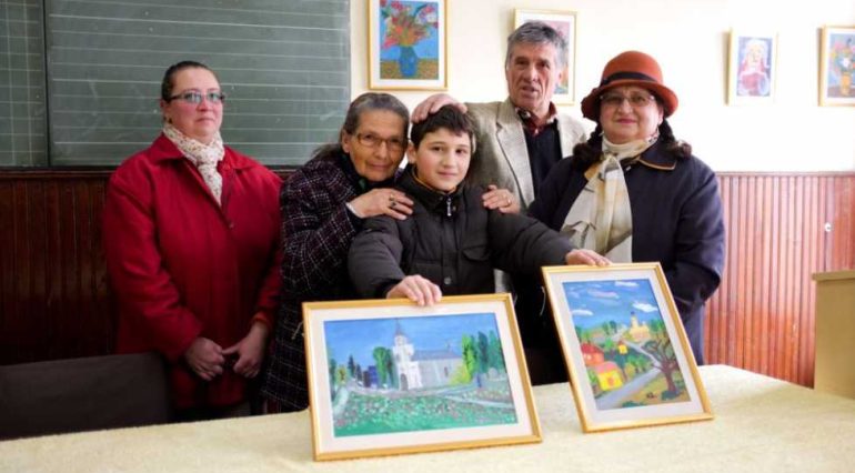 Andrei, abandonat de părinți, își vinde tablourile ca să-și cumpere ghete și haine de iarnă: 