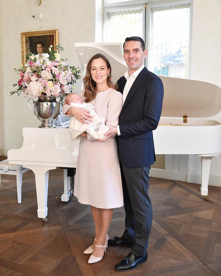 Primele imagini cu fetița nou născută a cuplului Nicolae al României și Alina Binder