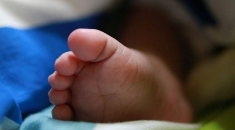 Bebeluș cu două capete, născut în România! Primele declarații ale reprezentaților Spitalului Universitar de Urgență Elias | Demamici.ro