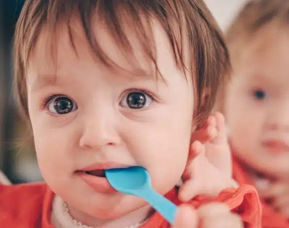 Proteinele, esențiale în dezvoltarea copilului tău. Principalele surse de proteine și „trucuri” prin care îți faci bebelușul să le accepte | Demamici.ro