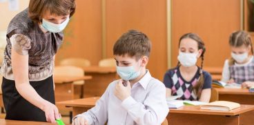 Se redeschid școlile din 8 februarie. Noi reguli pentru elevi în clasă și în pauze | Demamici.ro