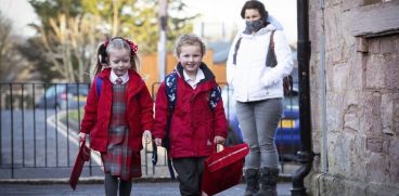 Scoția plănuiește să modifice vârsta de înscriere a copilului la școala primară. În ce constau modificările propuse | Demamici.ro