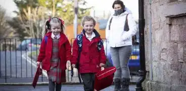 Scoția plănuiește să modifice vârsta de înscriere a copilului la școala primară. În ce constau modificările propuse | Demamici.ro