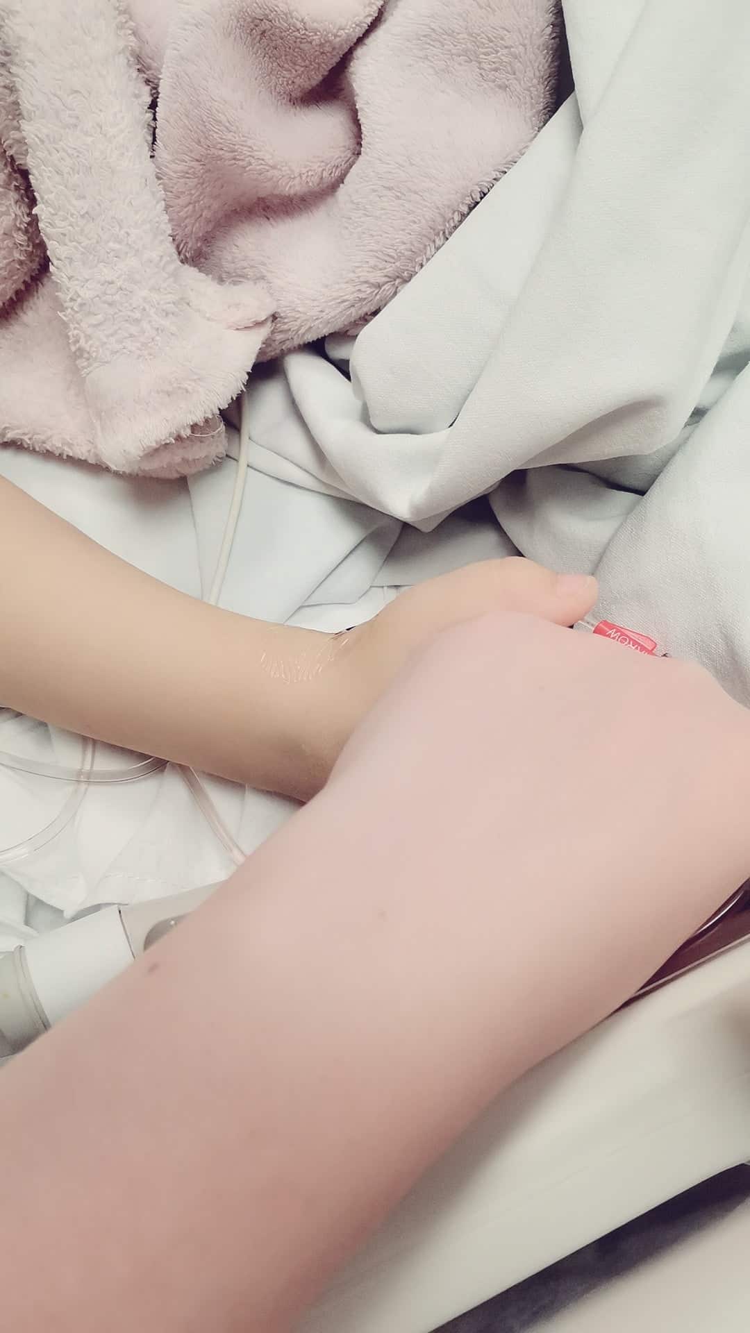 Alături de Sofia Emilia: „Mami, nu-mi da drumul din brațele tale!” La doar 4 ani, micuța luptă cu o formă rară de cancer cerebral | Demamici.ro