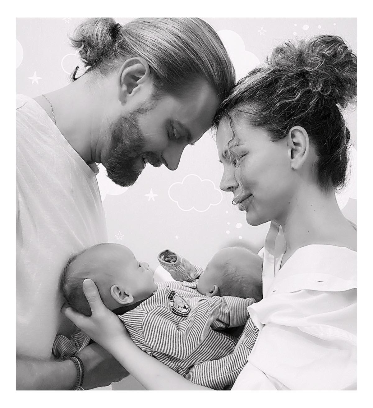 Alina Laufer, după nașterea prematură a gemenilor: "Fiecare clipă alături de ei e un cadou de la Dumnezeu"
