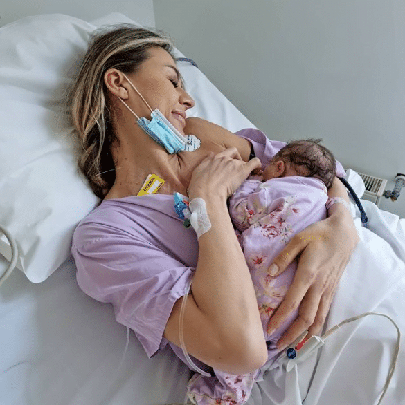 Claudia Neghină a născut! Prima imagine cu micuța Sofia | Demamici.ro