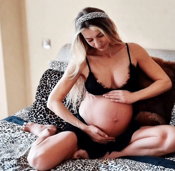 Claudia Neghină a născut! Prima imagine cu micuța Sofia | Demamici.ro