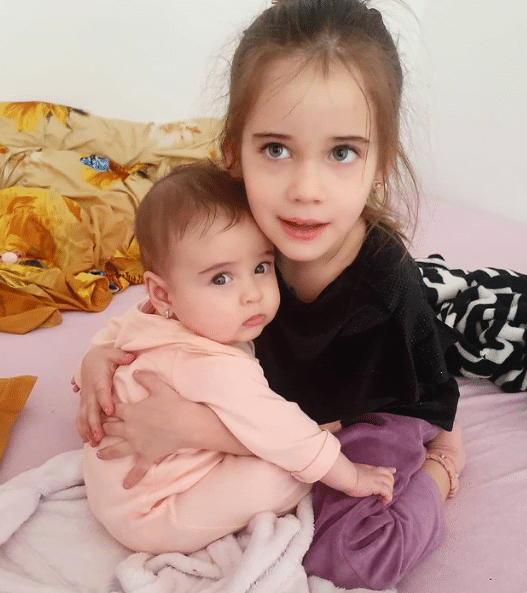 Sânziana Buruiană alăptează de 5 ani și jumătate: „ Mie nu mi s-a oprit laptele nici când a murit tata” | Demamici.ro