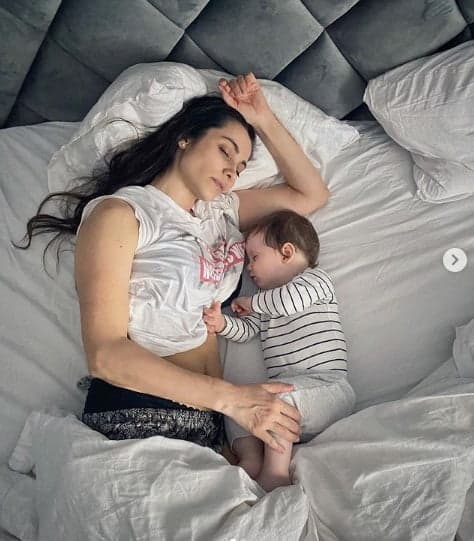 Lili Sandu, maternitatea fără filtre. Așa arată în realitate viața de mamă cu copil mic
