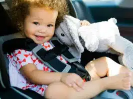 Copil plictisit sau agitat în mașină? Idei de activități pe care să le faceți în timpul călătoriei | Demamici.ro