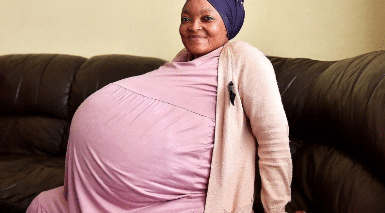 Zece bebeluși născuți de o femeie din Africa de Sud la 29 de săptămâni de sarcină. Nașterea multiplă a stabilit un nou record mondial | Demamici.ro