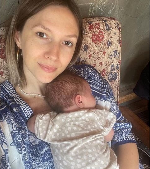 Adela Popescu, două săptămâni cu al treilea bebeluș: "Nu-mi vine să cred ce minune am putut să aduc pe lume" 