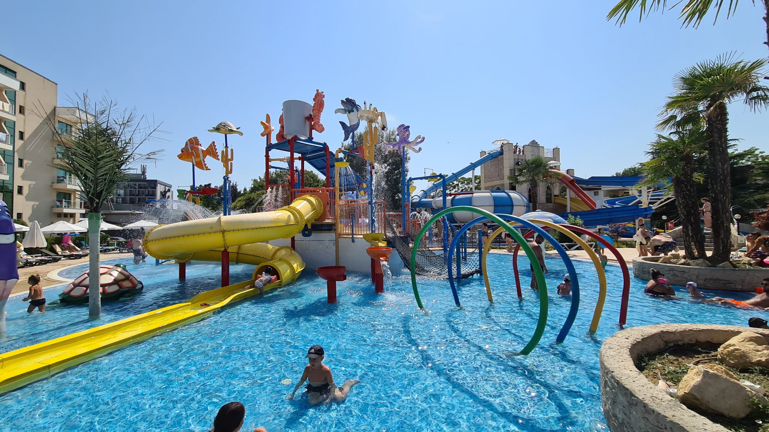 Evrika! Da, am descoperit o super locație de vacanță pentru familiile cu copii. Review despre DIT Hotel Evrika Beach Club Sunny Beach | Demamici.ro