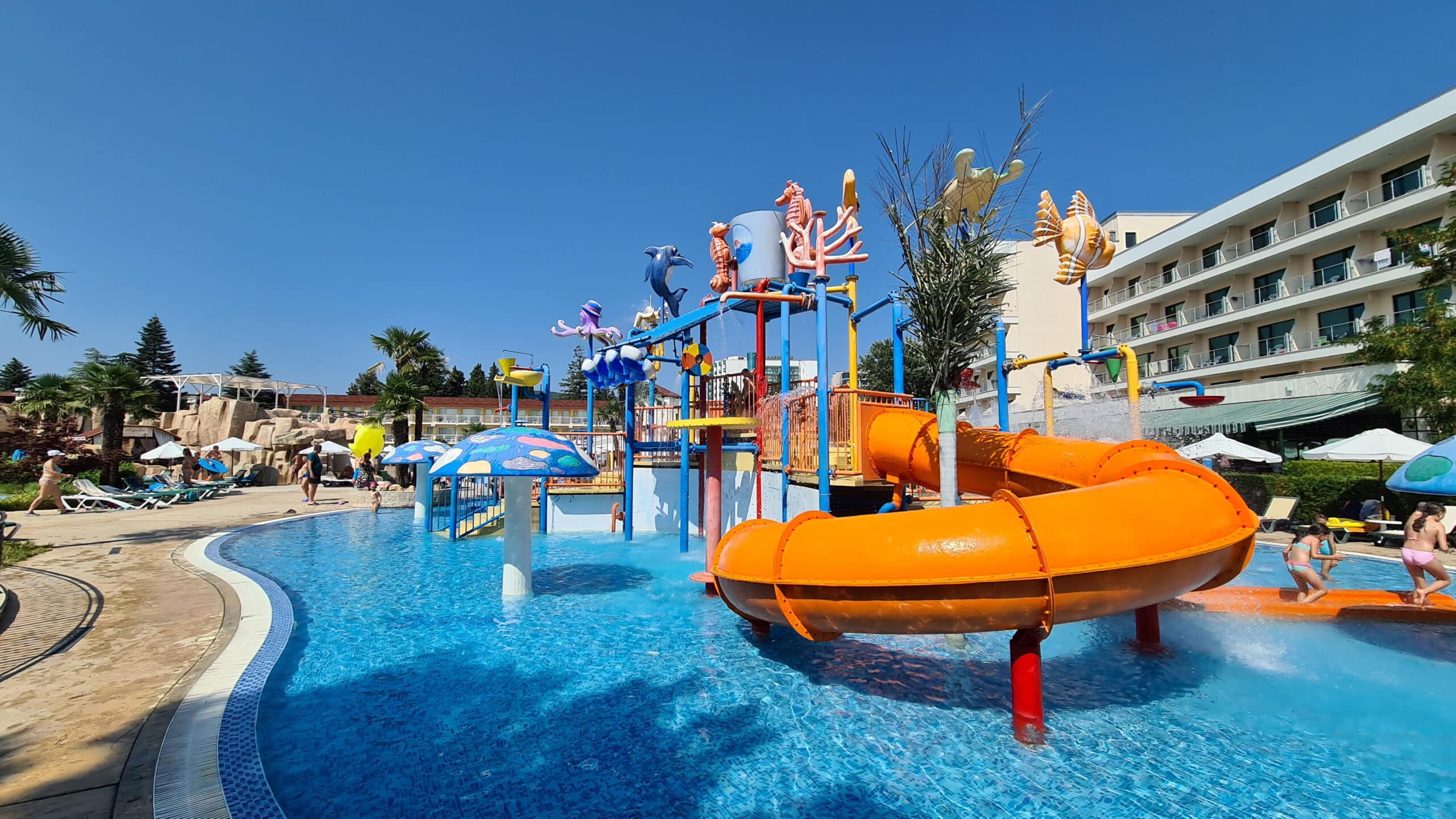 Evrika! Da, am descoperit o super locație de vacanță pentru familiile cu copii. Review despre DIT Hotel Evrika Beach Club Sunny Beach | Demamici.ro